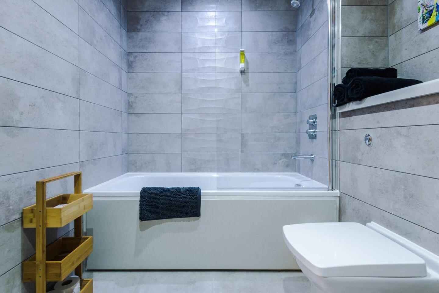 High Reviewed 1-Bed With Parking Central Location Liverpool Esterno foto